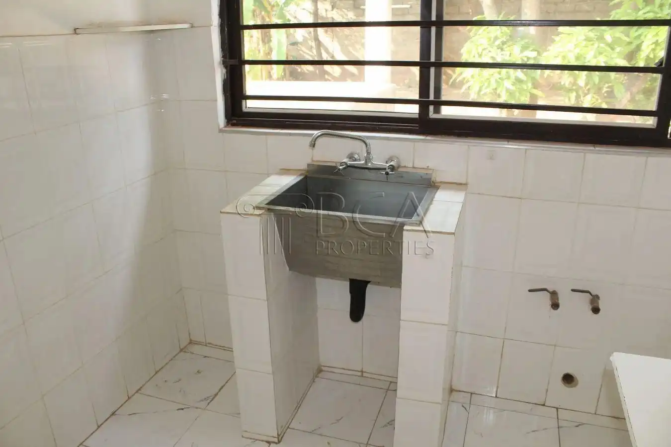 Woodlands Property to Rent – 3 Bedrooms
