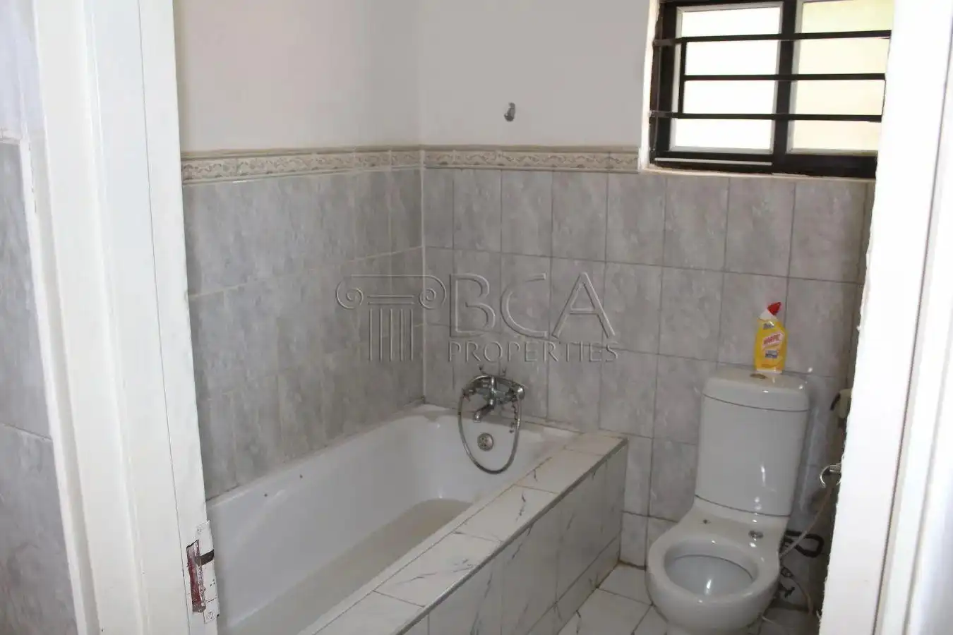 Woodlands Property to Rent – 3 Bedrooms