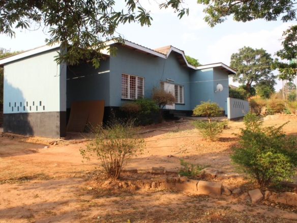 Lovely 3 Bedroom Avondale House To Rent