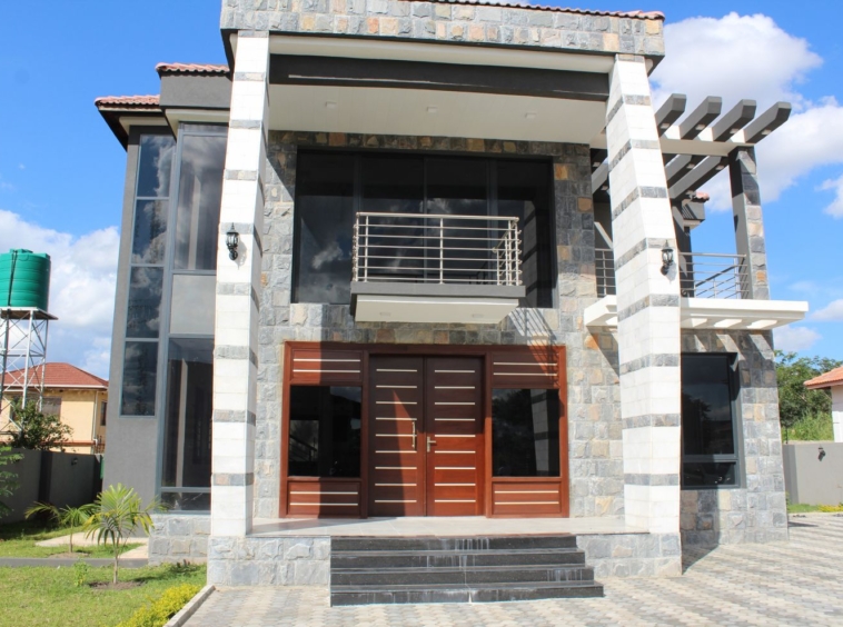 3 Bedroom House in Roma Park