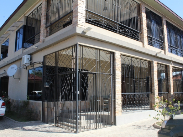 Stunning 5 Bedroom House for Sale in Mass Media