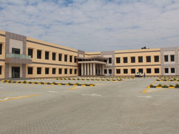 Newly Built Commercial Space to Let