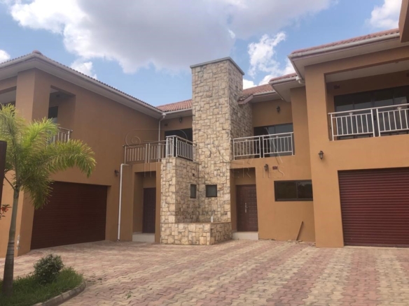 Lovely 3 Bedroom Semi-detached Apartments for Rent