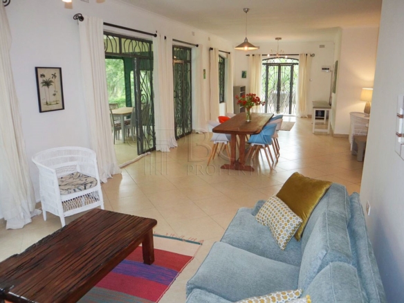 Beautifully Furnished 3-bedroom House in Leopards Hill