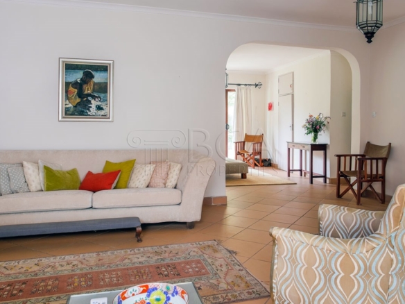 Lovely 2 Bedroom Furnished Apartment to Rent in Leopards Hill