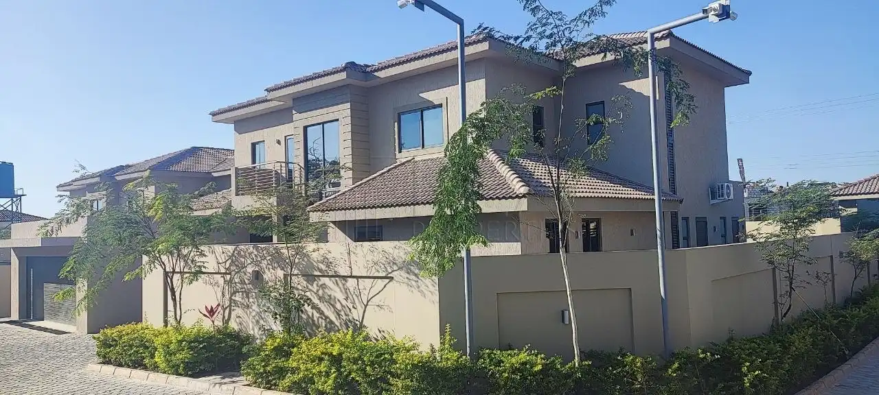 Roma Park Villas – 3 & 4 Bedroom for Rent